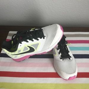 NWOT Nike Zoom Fly Running Shoes (Size 7)